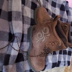 Dont wear them..only wore a couple times